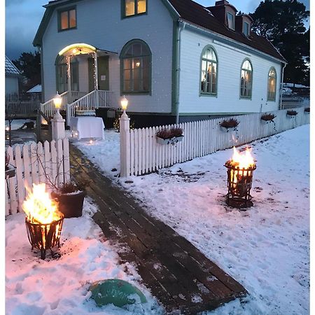 Missionshuset Bed & Breakfast Sandhamn Exterior foto
